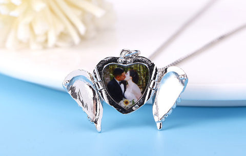 Heart locket Necklace With Photo - Custom Personalized Locket Necklace - Wedding Anniversary Gift - Present for Wife or Girlfriend