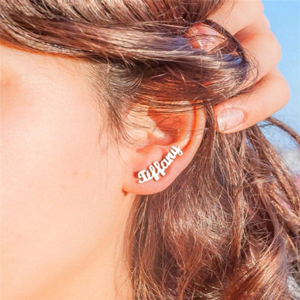Brincos Personalizados com Nome - Brincos Minimalistas - Brincos Personalizados - Joalharia Personalizada - Brincos de Pino - Presente para Ela - Presente para Dama de Honra