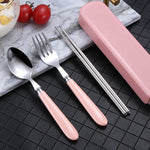 ชุดช้อนส้อมเดินทาง พกพาสะดวก มีส้อม ช้อน ตะเกียบ ชุดช้อนส้อมใช้ซ้ำ ปราศจากพลาสติก กล่อง เป็นมิตรกับสิ่งแวดล้อม แคมป์ปิ้ง