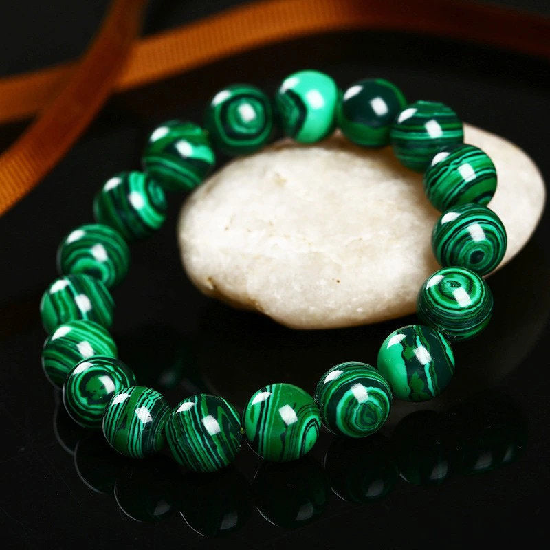 สร้อยข้อมือคริสตัลมาลาไคต์สีเขียว - แบบกลม - เครื่องประดับคริสตัล สร้อยข้อมือหินมีค่า ของขวัญพิเศษ สร้อยข้อมือลูกปัด สำหรับผู้ชาย ผู้หญิง บำบัด
