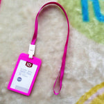 ที่ใส่บัตรประชาชน, ที่ใส่บัตรสีสันสดใสสำหรับคล้องคอ, สำหรับบัตรนักเรียน/ครู, บัตรกุญแจ, ใบขับขี่, เจ้าหน้าที่รักษาความปลอดภัย, สำนักงาน