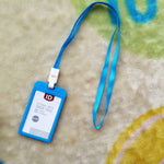 ที่ใส่บัตรประชาชน, ที่ใส่บัตรสีสันสดใสสำหรับคล้องคอ, สำหรับบัตรนักเรียน/ครู, บัตรกุญแจ, ใบขับขี่, เจ้าหน้าที่รักษาความปลอดภัย, สำนักงาน