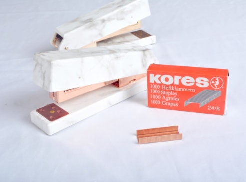 เครื่องเย็บกระดาษลายหินอ่อน - เครื่องเขียนลายหินอ่อน - เครื่องเย็บกระดาษสีทองกุหลาบทองน่ารัก - อุปกรณ์สำนักงานชิค - อุปกรณ์ตกแต่งโต๊ะทำงานสำหรับผู้หญิง -