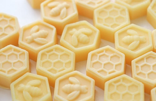 Honeycomb Mold -Bee Mold - Diy Handmade Essential Oil Soap Cake - Food –  LightningStore