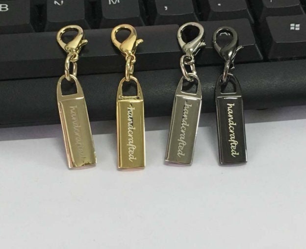 ป้ายชื่อซิปสั่งทำ, กระเป๋าถือ กระเป๋าเป้, ป้ายชื่อซิป, พวงกุญแจ, เครื่องประดับกระเป๋า, อุปกรณ์ส่วนตัว, ดึงซิปกระเป๋า