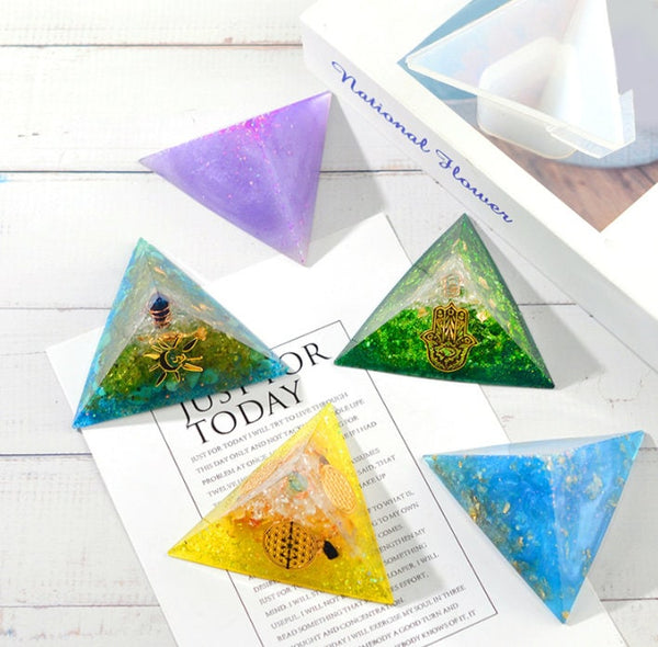 Malá pyramida forma na pryskyřici ze silikonu - Orgonská pyramida forma - Silikonová forma na orgonitovou věž - Silikonová forma na pryskyřici - Materiál pro DIY tvoření